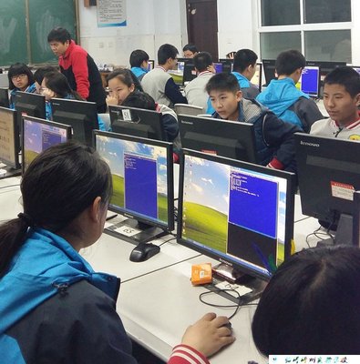 我校“信息学奥赛培训班”正式开课，编程教学助力学生成长